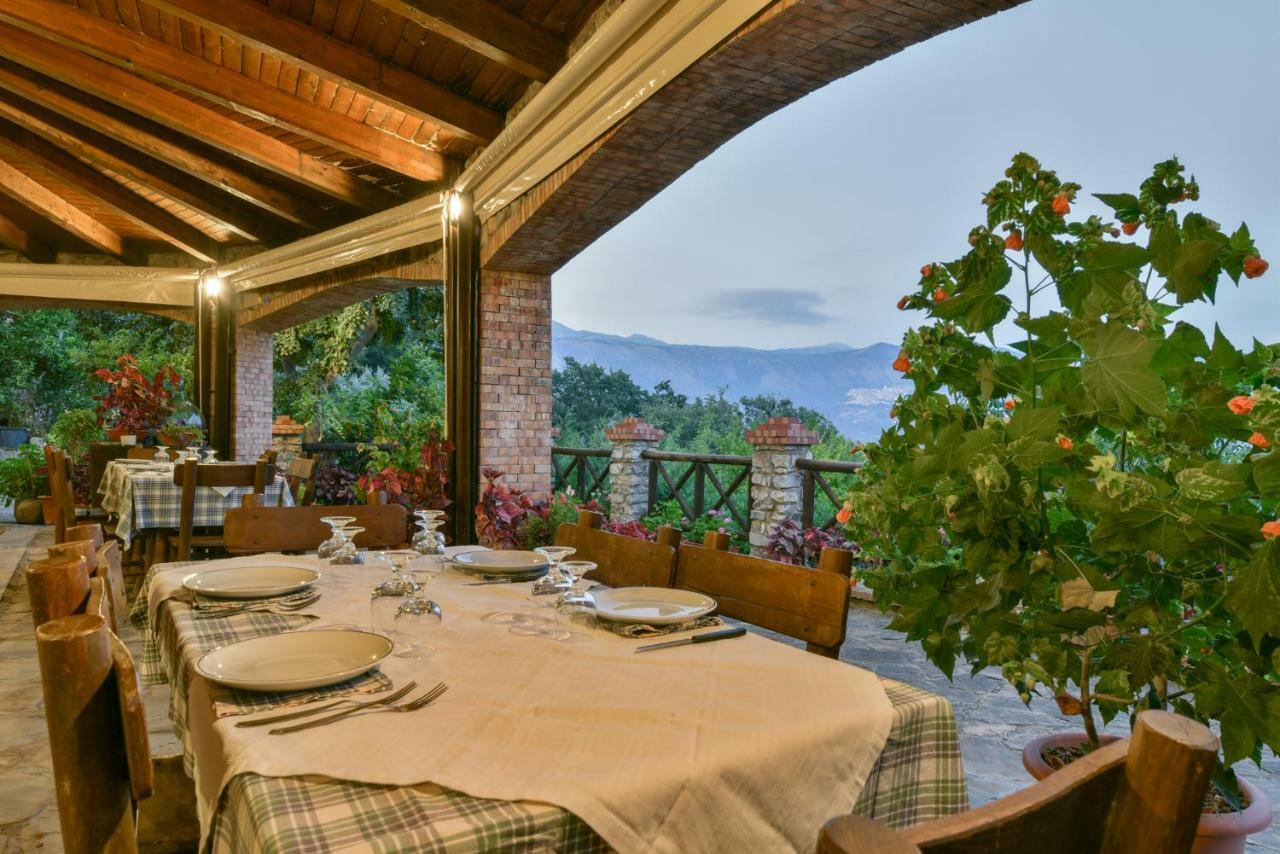 Agriturismo L'Antico Casolare Castelcivita Exterior foto